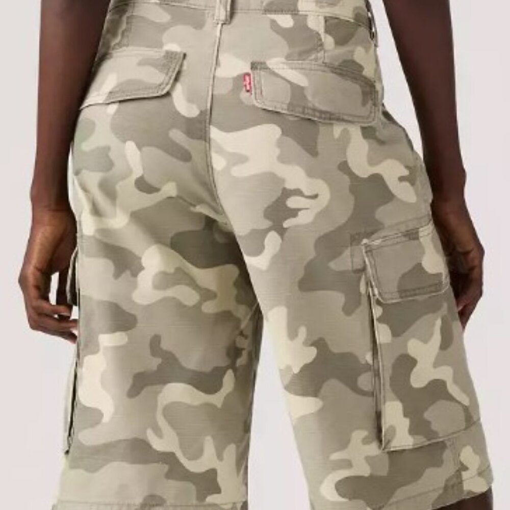 Levi's Shorts - Picture 3 of 11